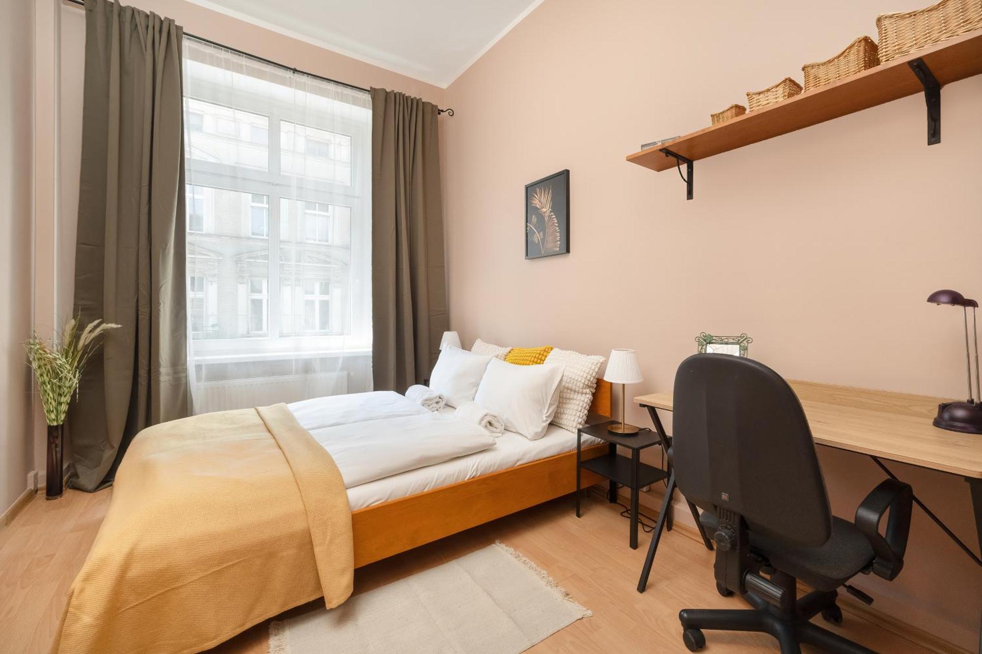 Apartament Komfortowy Blisko Rzeki We Wroclawiu Z Biurkiem I Wanna By Renters *